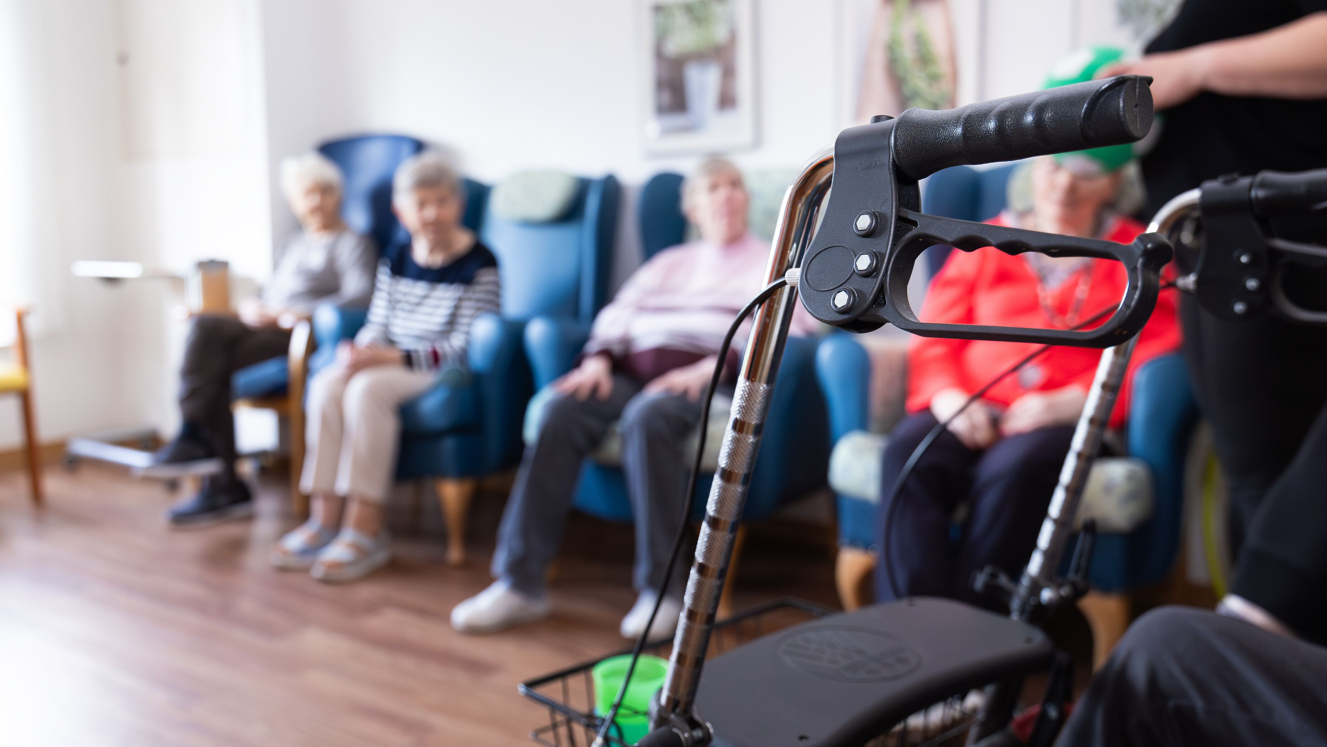 Bewohnerinnen und Bewohner in einem Seniorenheim (Symbolbild)