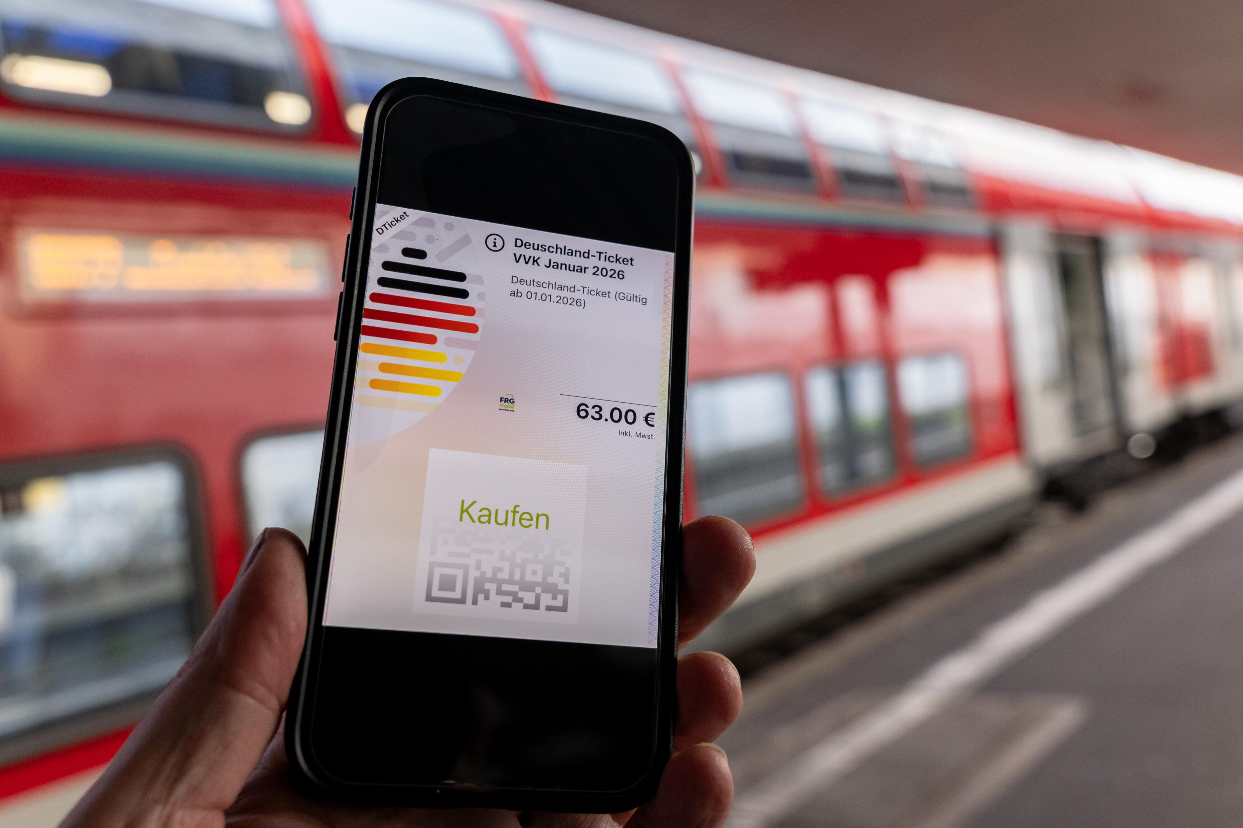 Das Deutschlandticket gilt bundesweit im öffentlichen Nahverkehr. Über den Preis entscheiden die Länder.