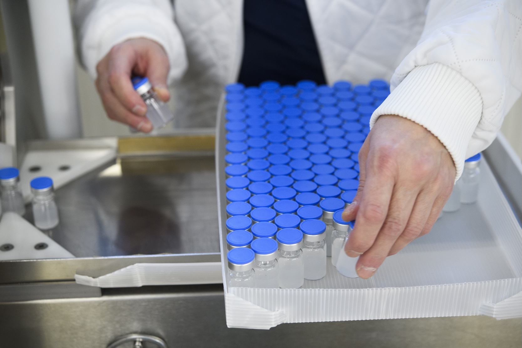 Weltweit haben weit mehr als nur fünf Hersteller Covid-19-Imfpstoffe produziert. Auch die französische Firma Valneva gehört dazu.